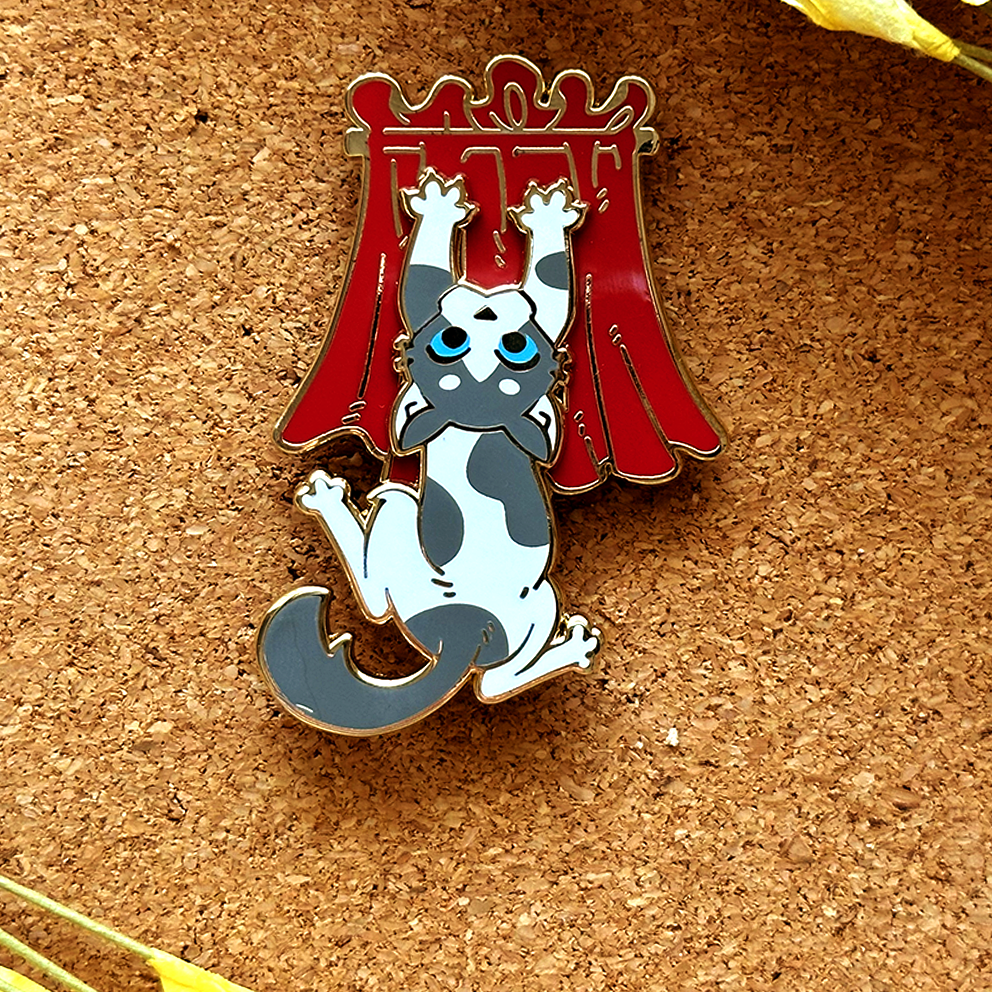 Broche en émail avec griffes collantes pour chat