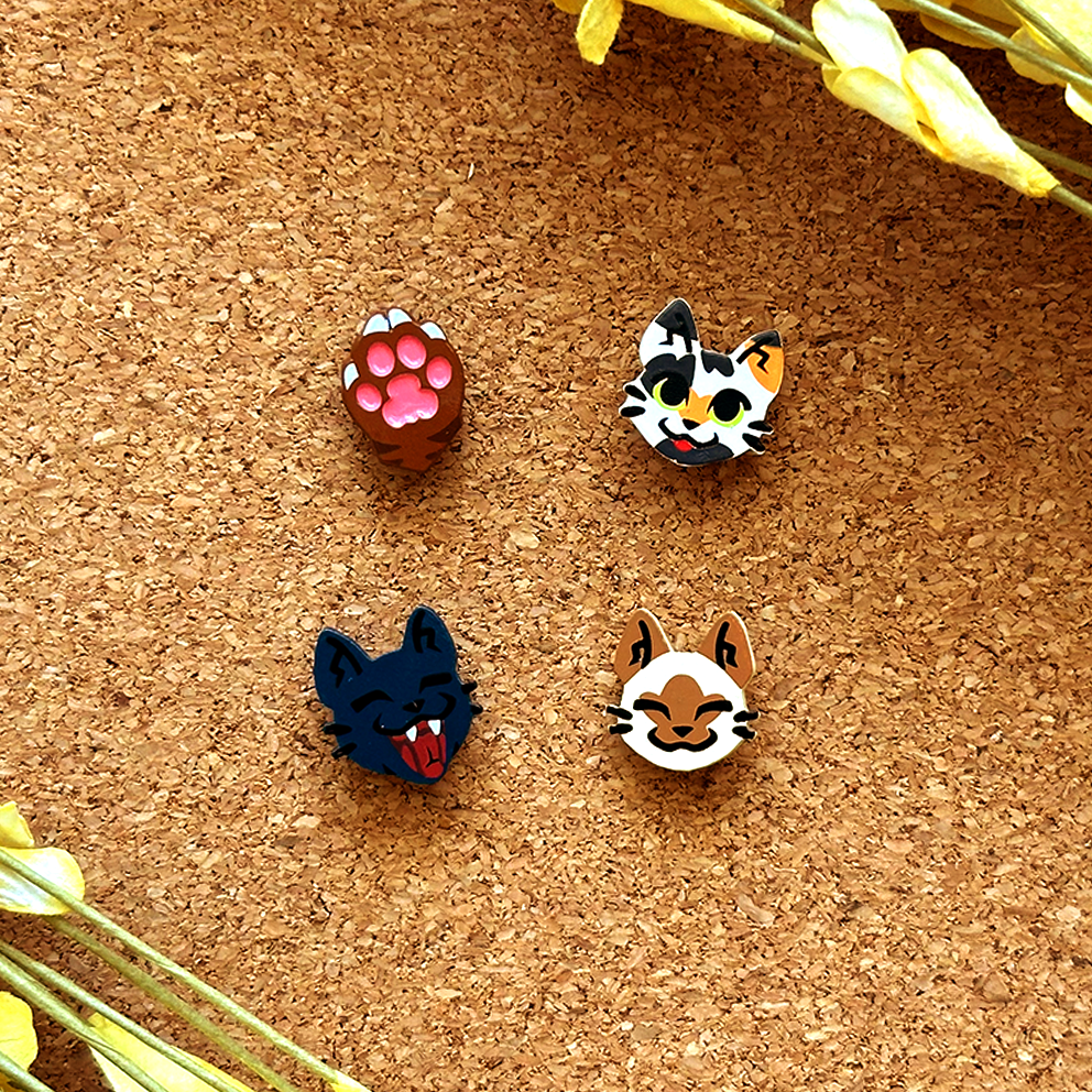 Ensemble de mini-épingles en métal teintées en forme de chat